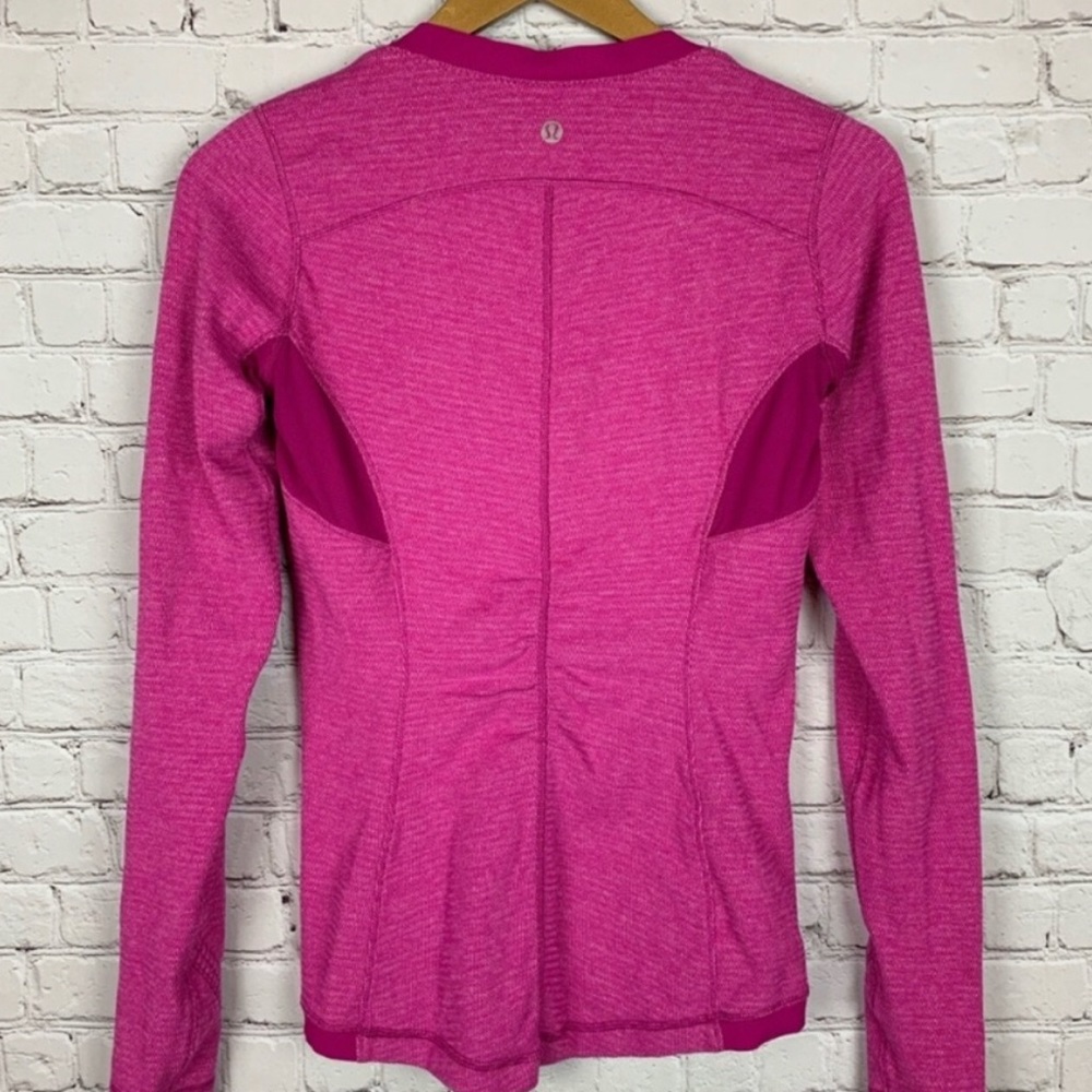 Lululemon base runner top